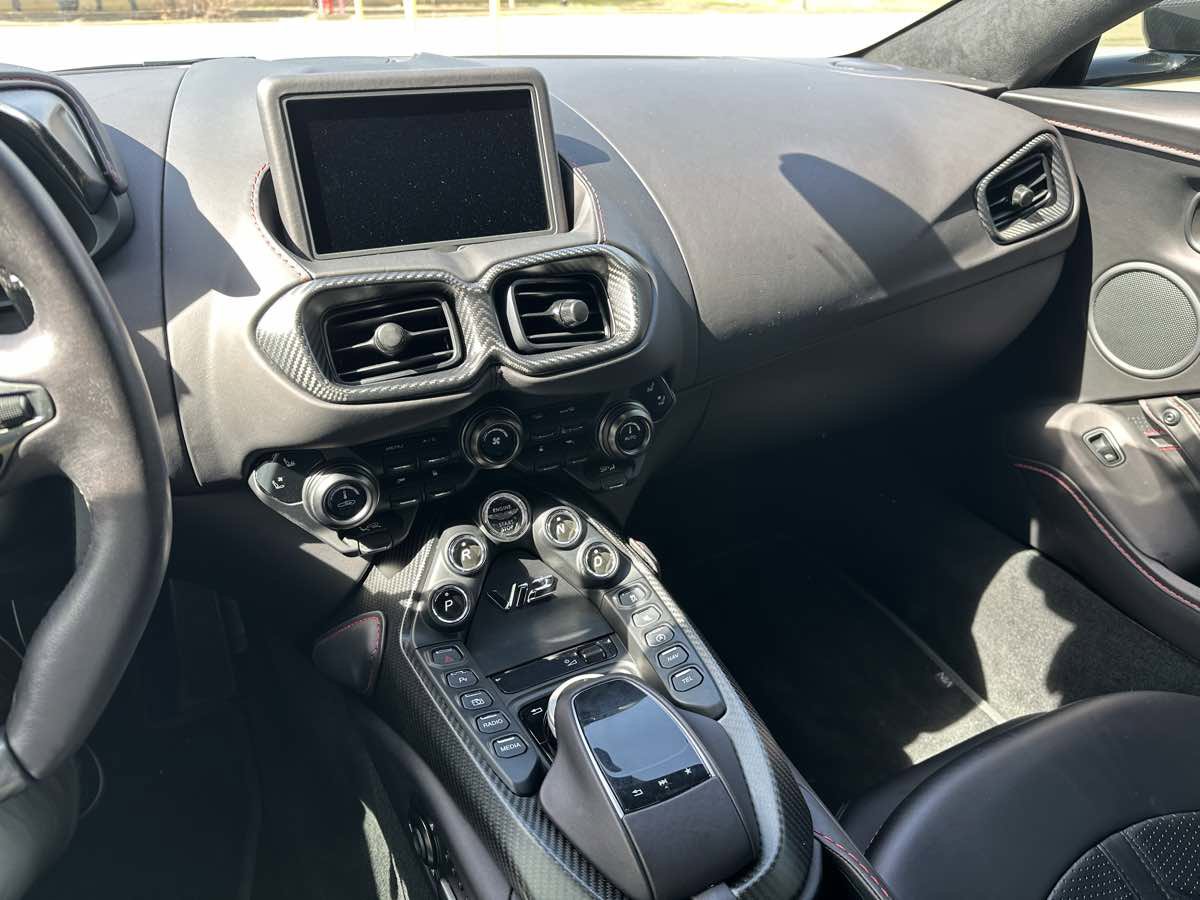 Used 2023 Aston Martin V12 Vantage image 16