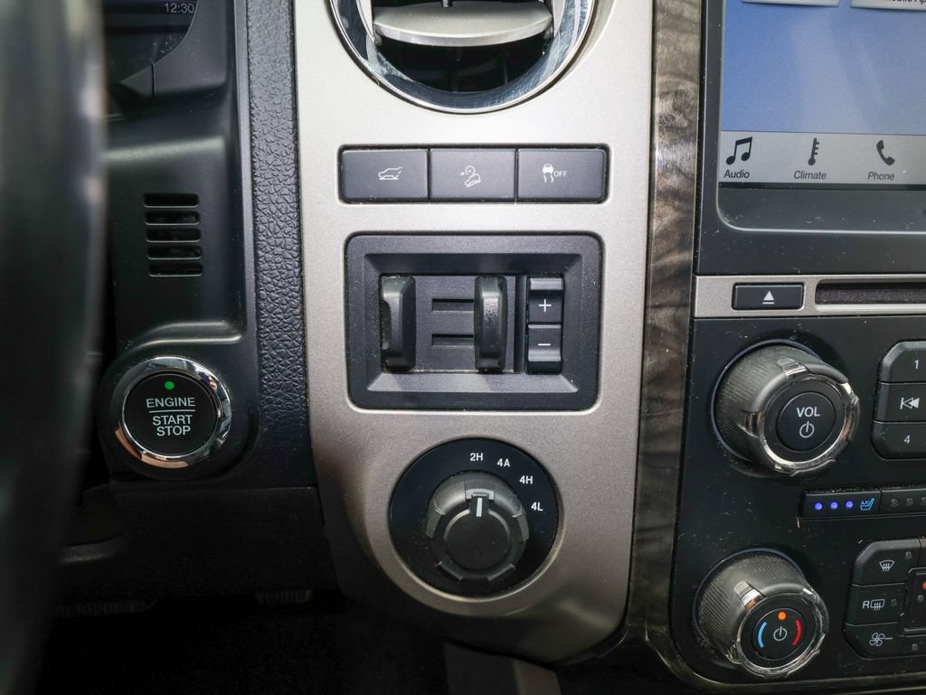 Used 2016 Ford Expedition Limited w/ Equipment Group 301A AWD/4WD image 31
