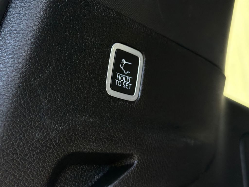 Used 2024 Jeep Grand Wagoneer L Series II w/ Quick Order Packagew 28T image 9