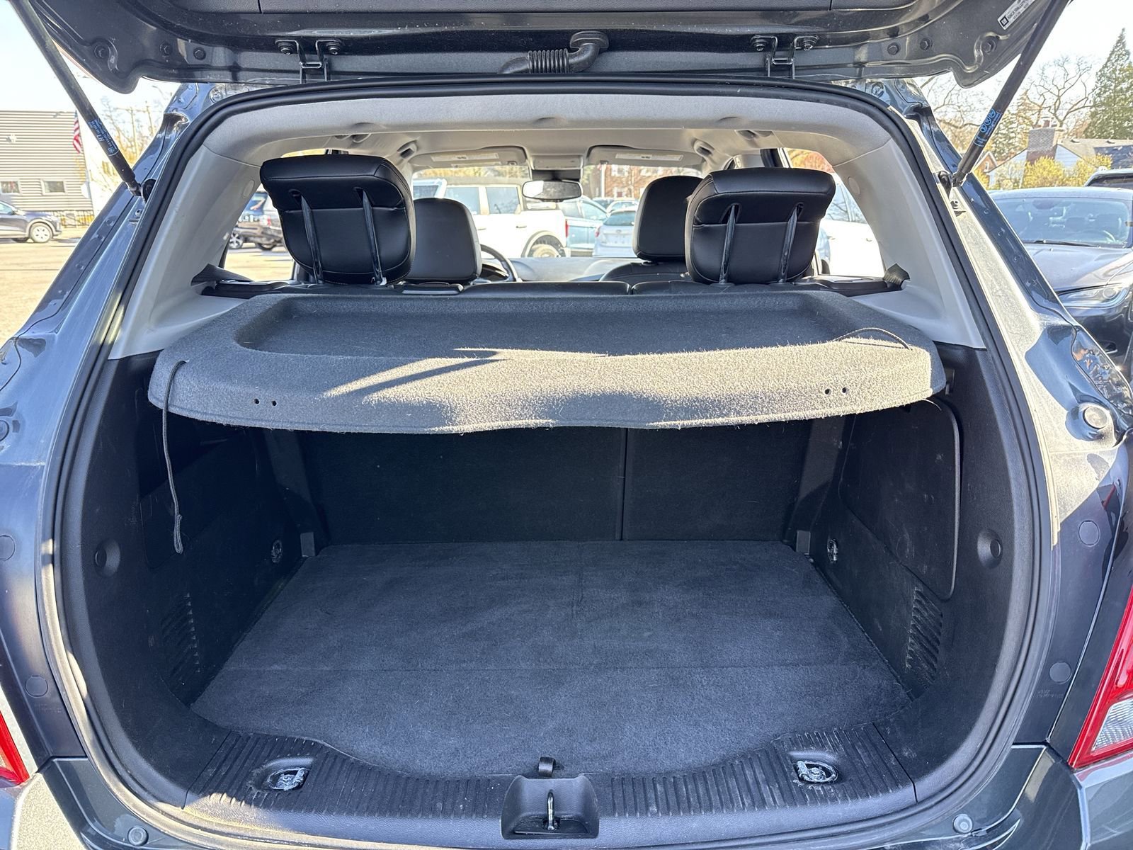 Used 2020 Chevrolet Trax LT w/ LT Convenience Package FWD image 38