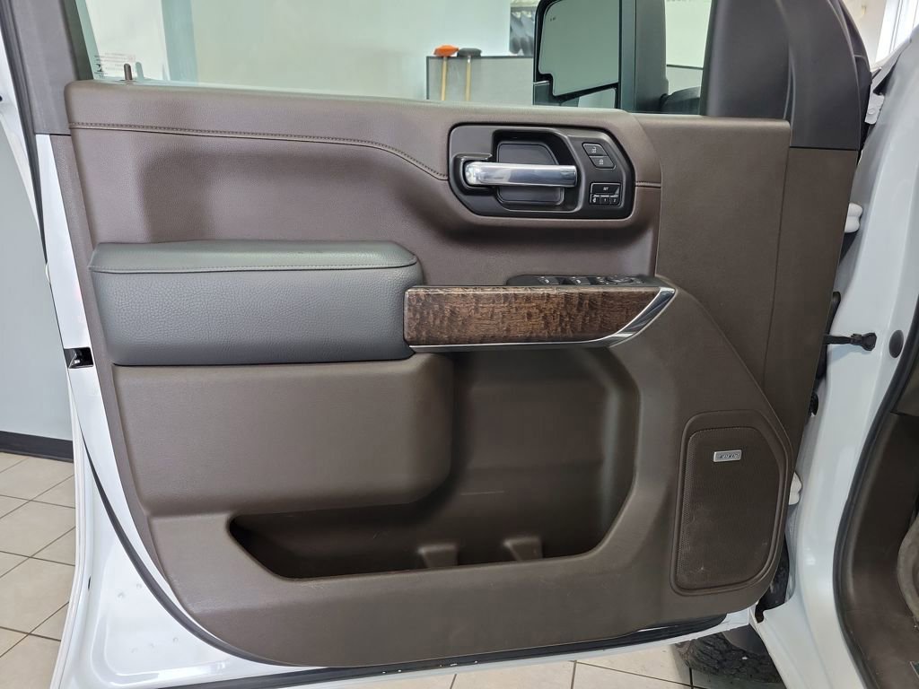 Used 2023 GMC Sierra 2500 Denali w/ Denali Ultimate Package image 40