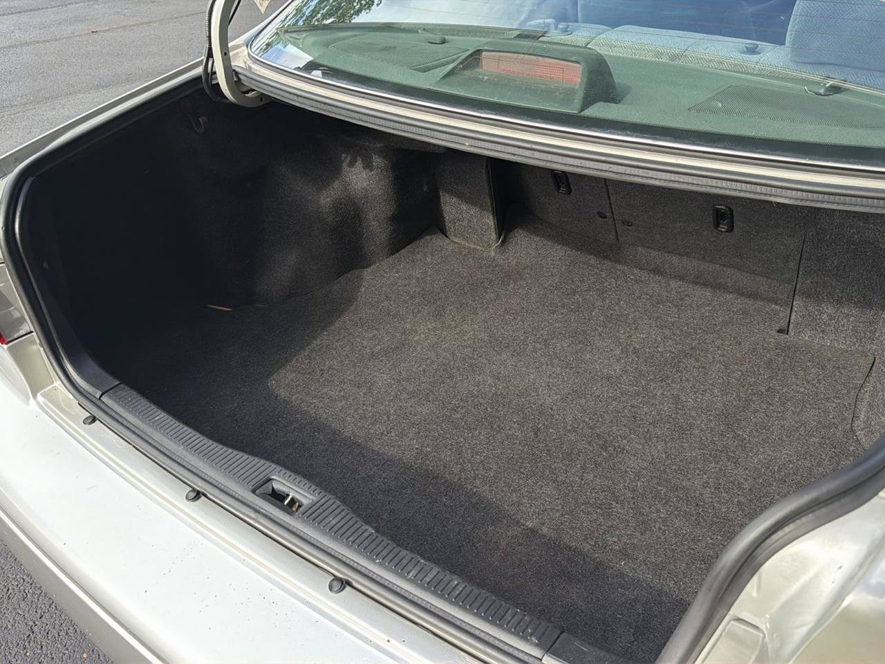 Used 2000 Toyota Camry CE FWD image 19