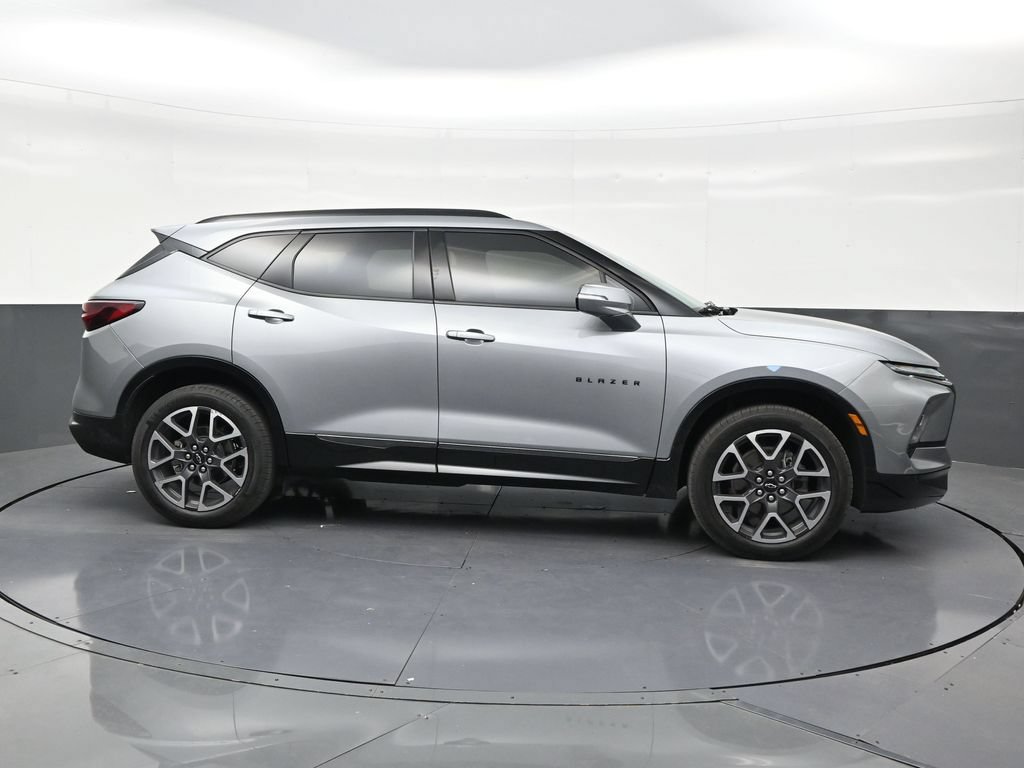 Used 2023 Chevrolet Blazer RS w/ Enhanced Convenience Package FWD image 6