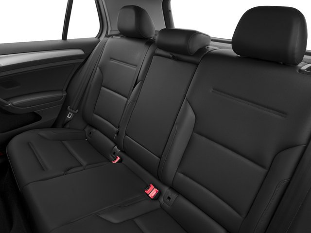 Used 2016 Volkswagen Golf SE image 15