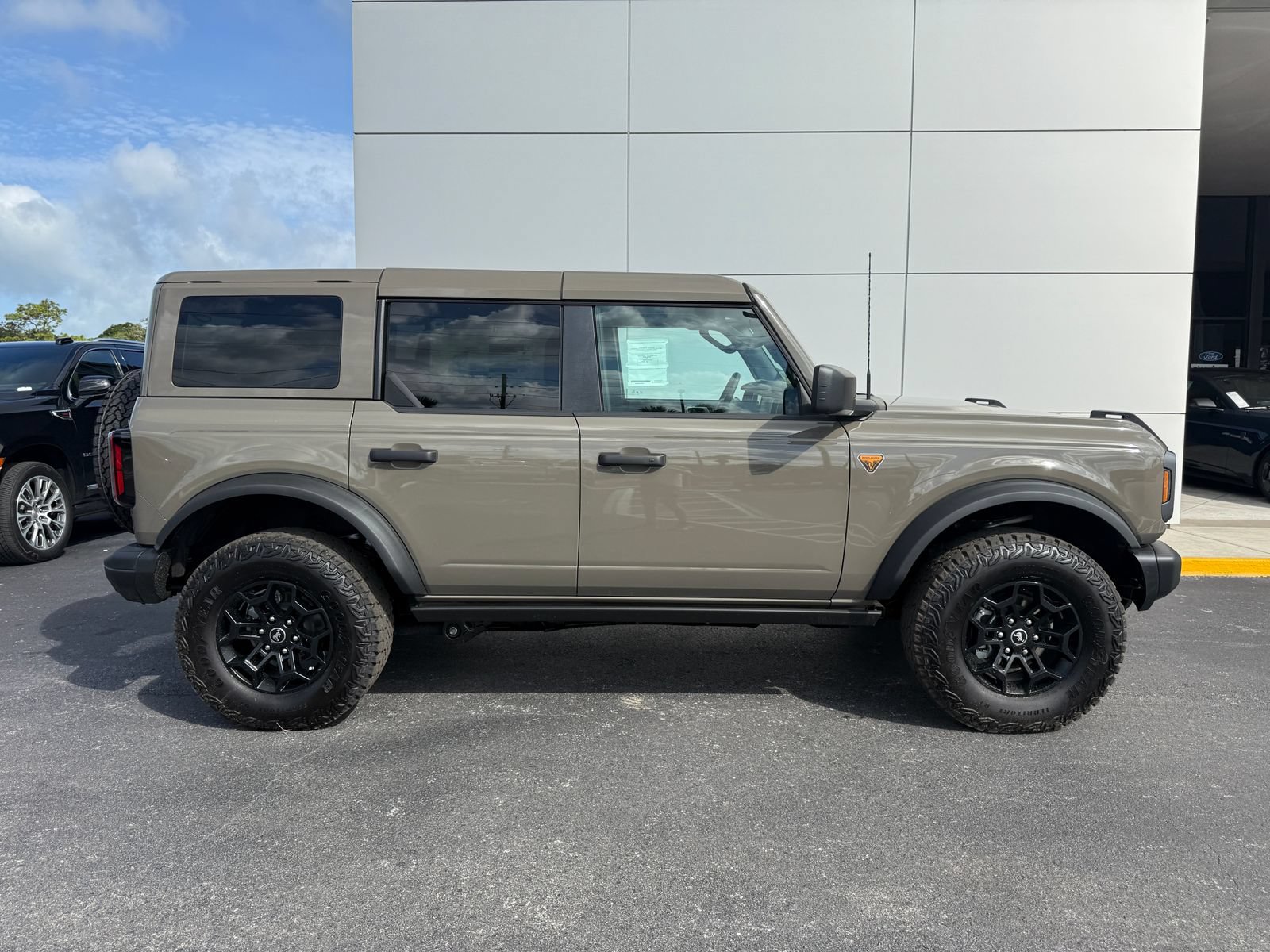 New 2026 Ford Bronco Badlands AWD/4WD image 2