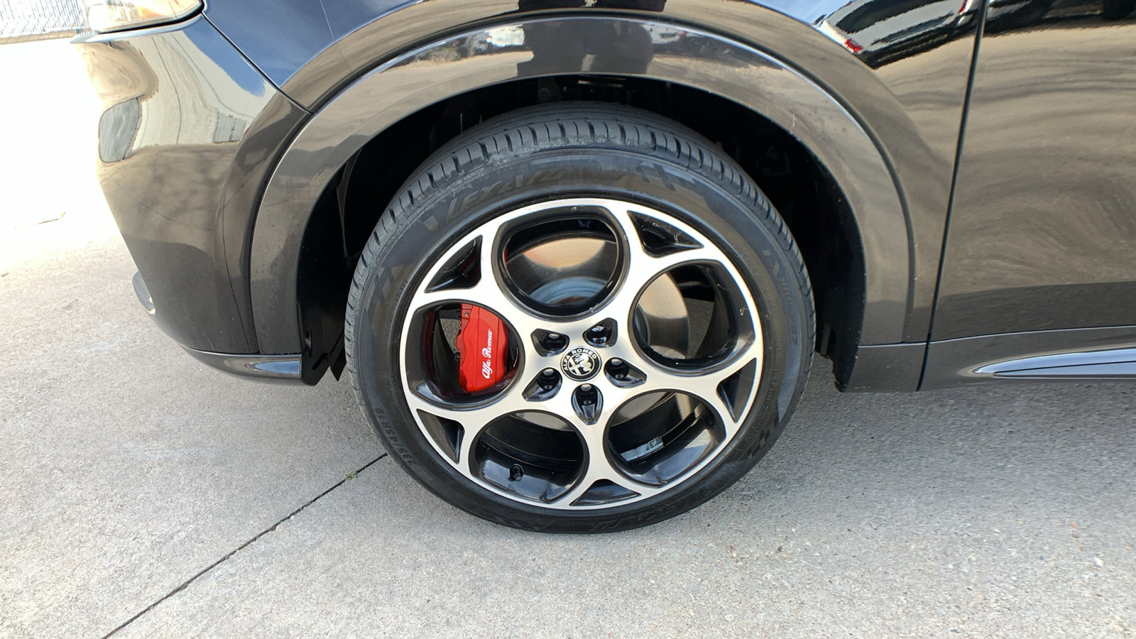 Used 2024 Alfa Romeo Tonale Veloce w/ Premium Interior Package image 9