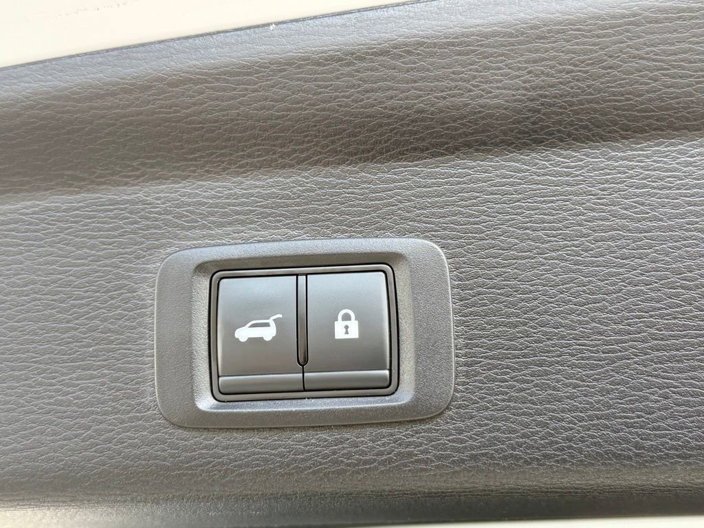 Used 2024 Mitsubishi Outlander FWD image 11