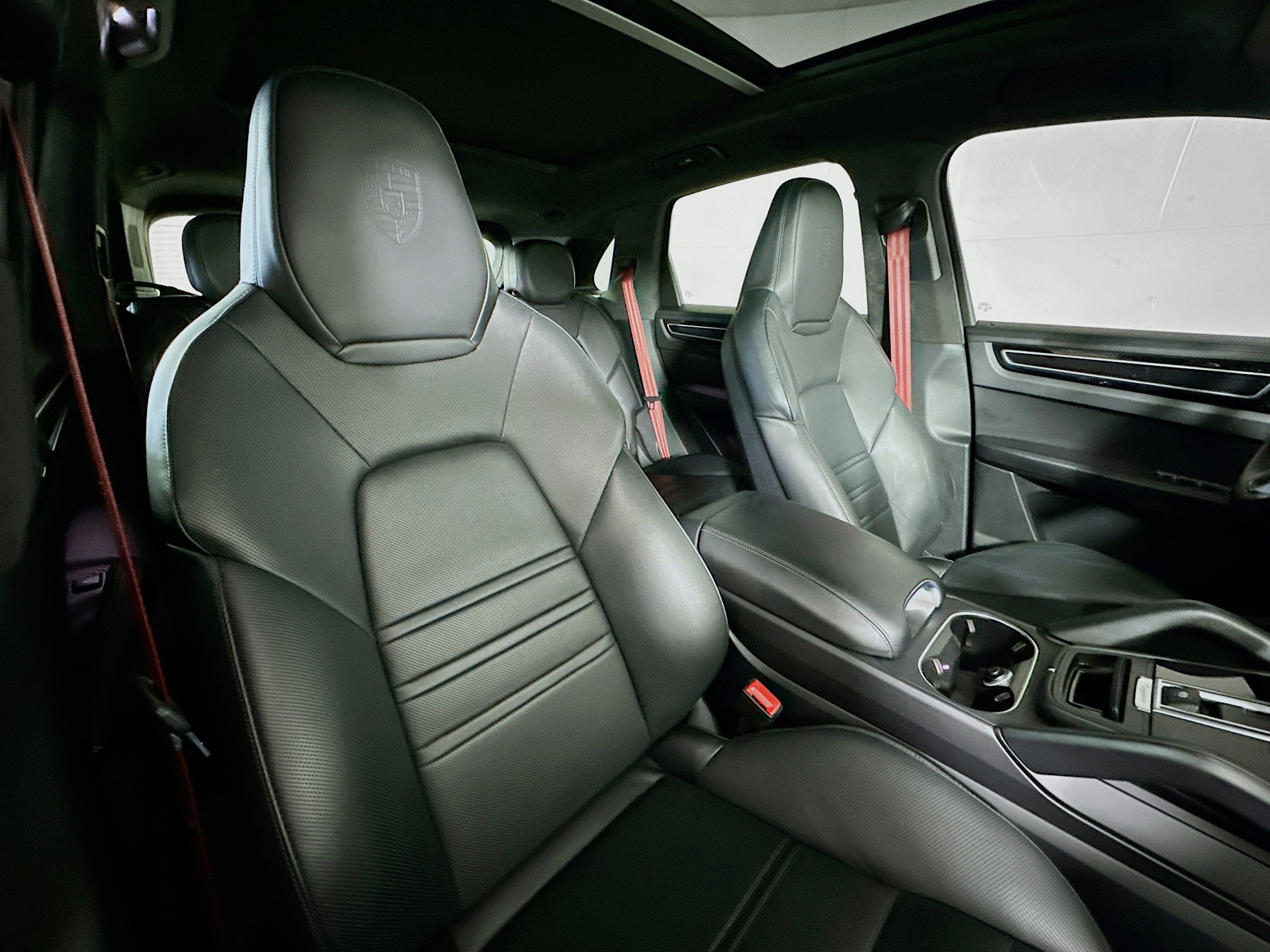 Used 2023 Porsche Cayenne GTS image 27