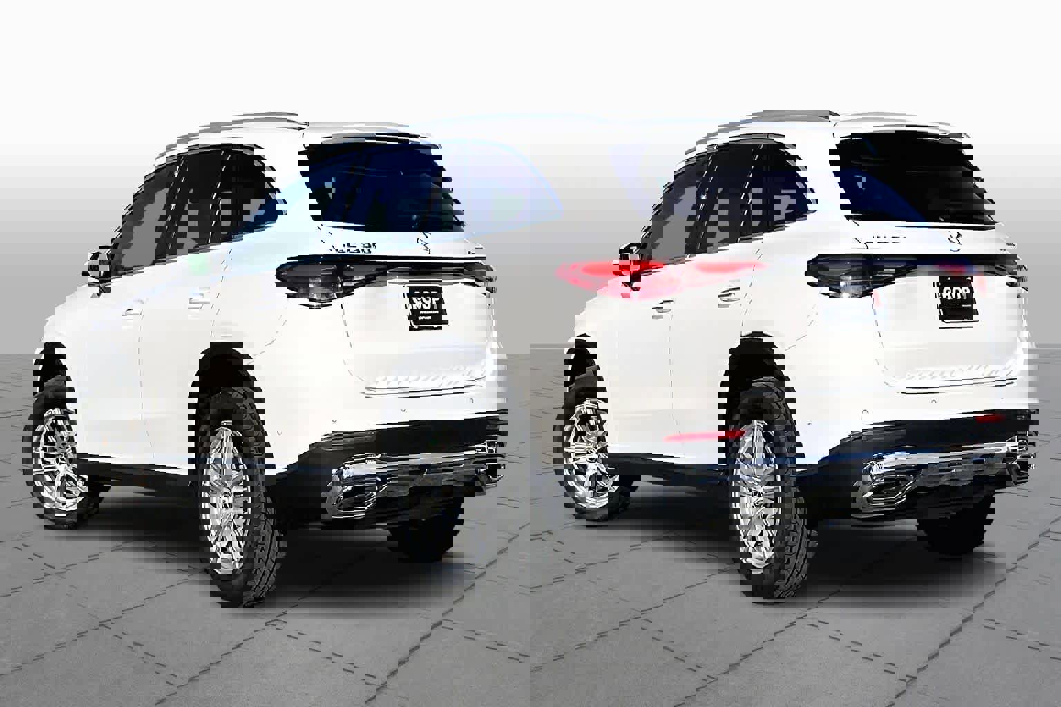 Used 2023 Mercedes-Benz GLC 300 4MATIC image 11