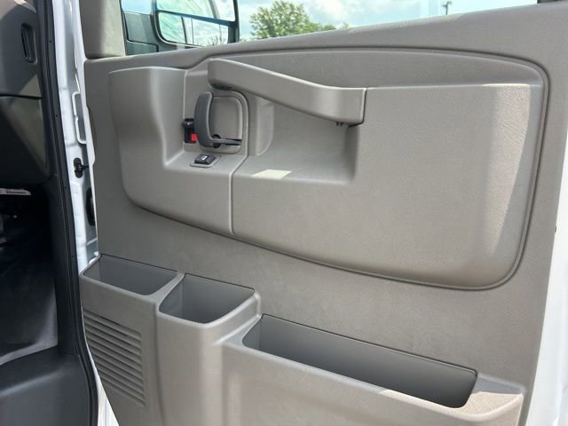 New 2025 Chevrolet Express 2500 image 34