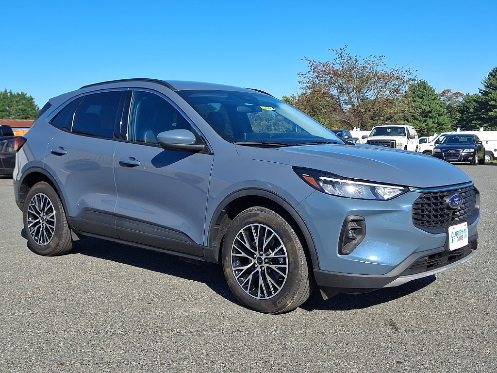 Used 2023 Ford Escape SE FWD image 1