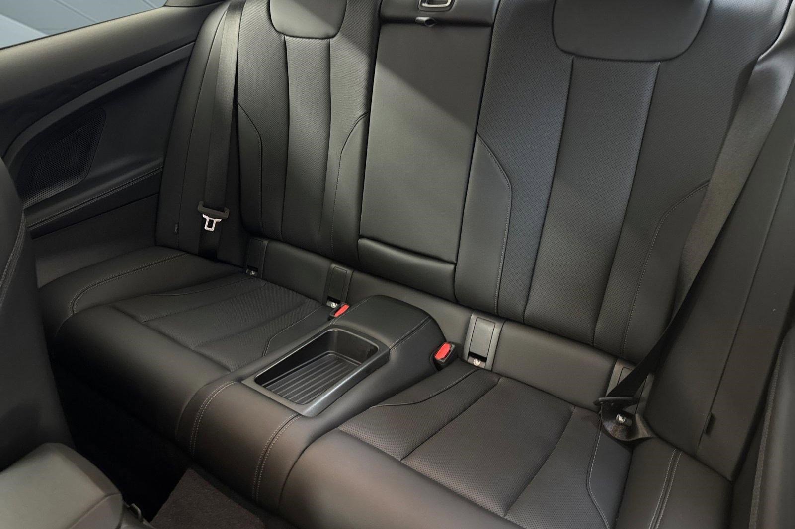 Used 2025 BMW 230i Coupe w/ Premium Package image 27