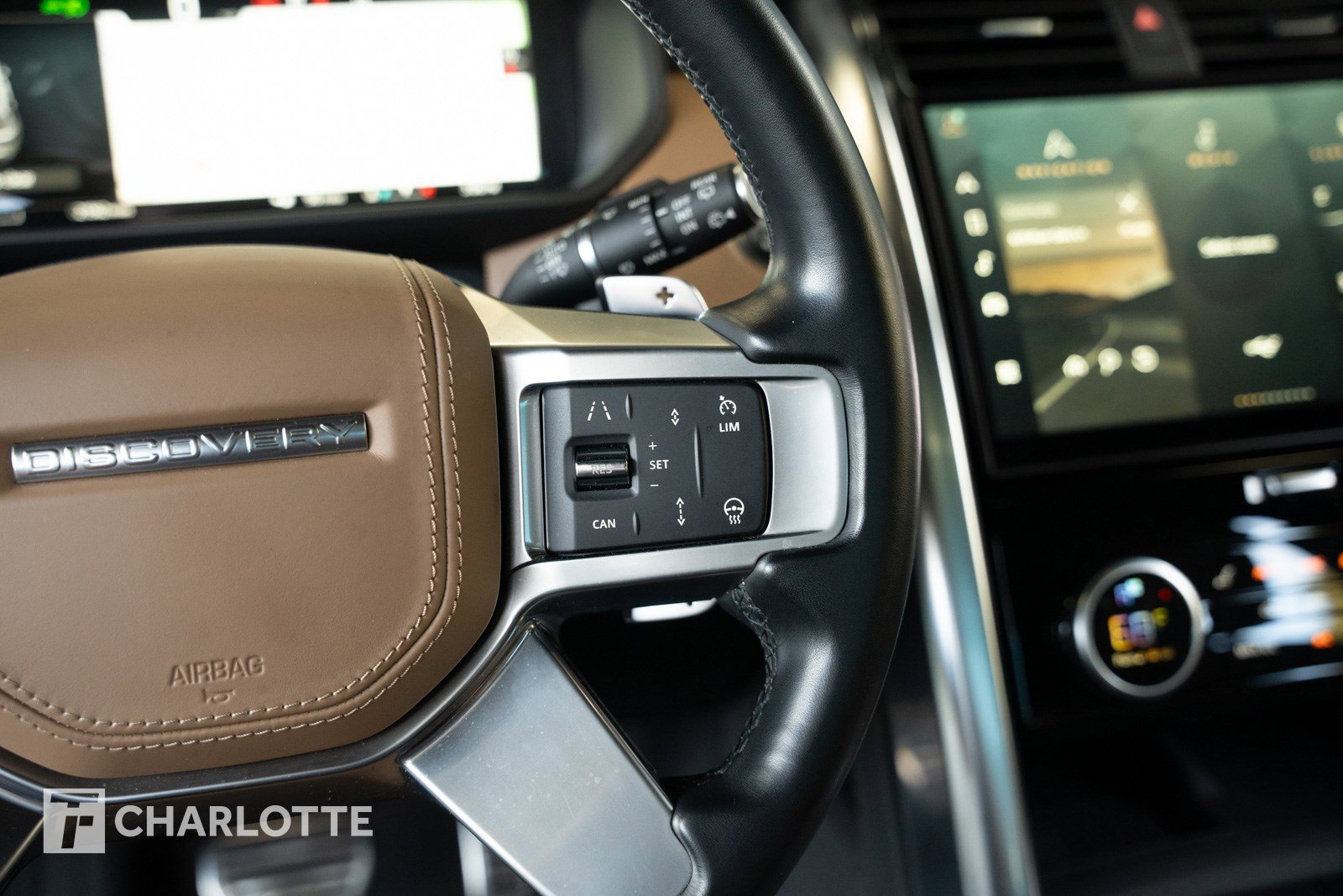 Used 2023 Land Rover Discovery HSE R-Dynamic image 18