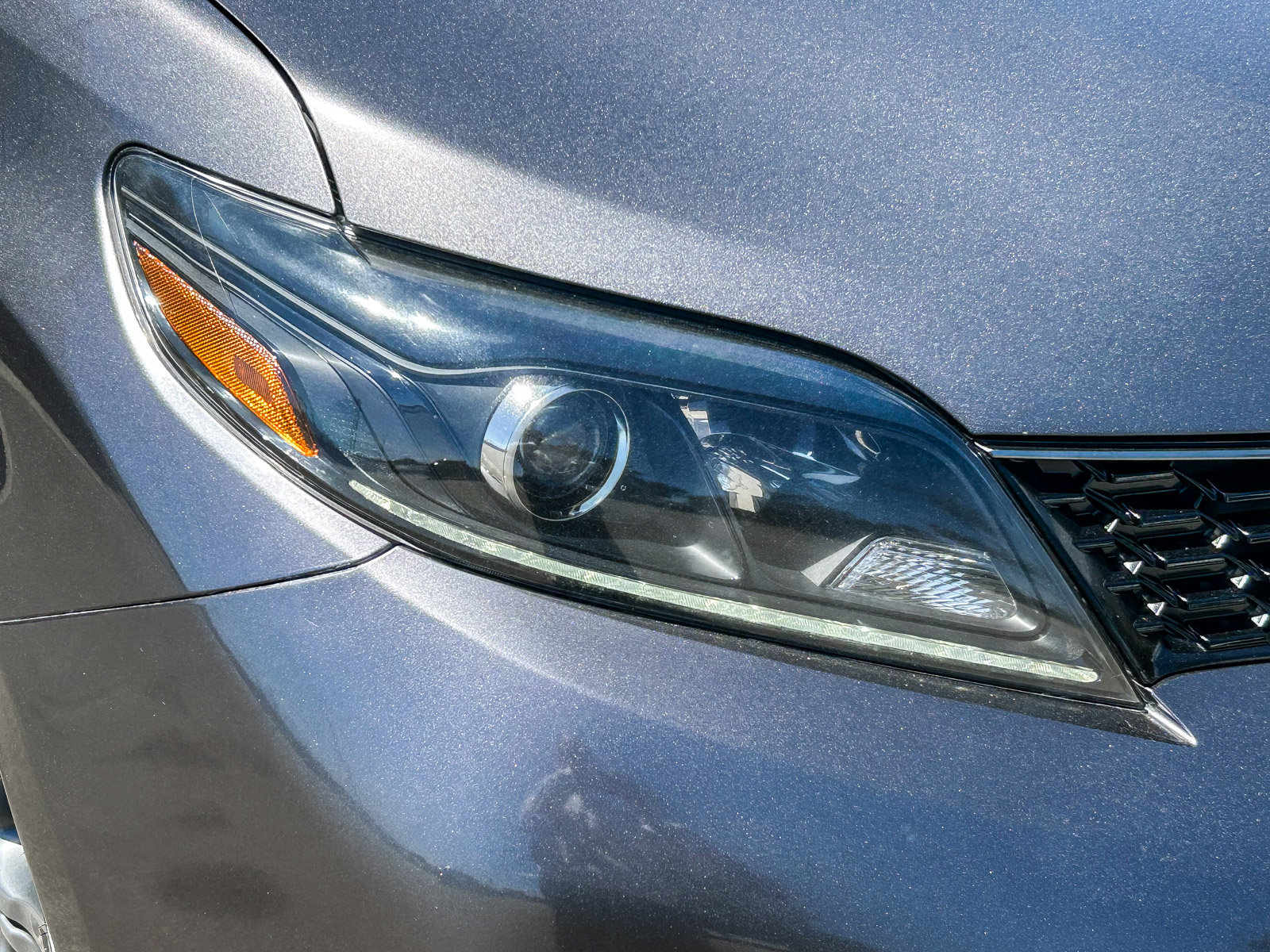 Used 2020 Toyota Sienna SE w/ SE Preferred Package FWD image 4