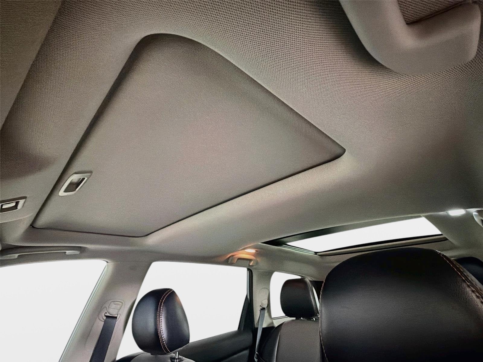 Certified 2020 Nissan Pathfinder SL FWD image 15