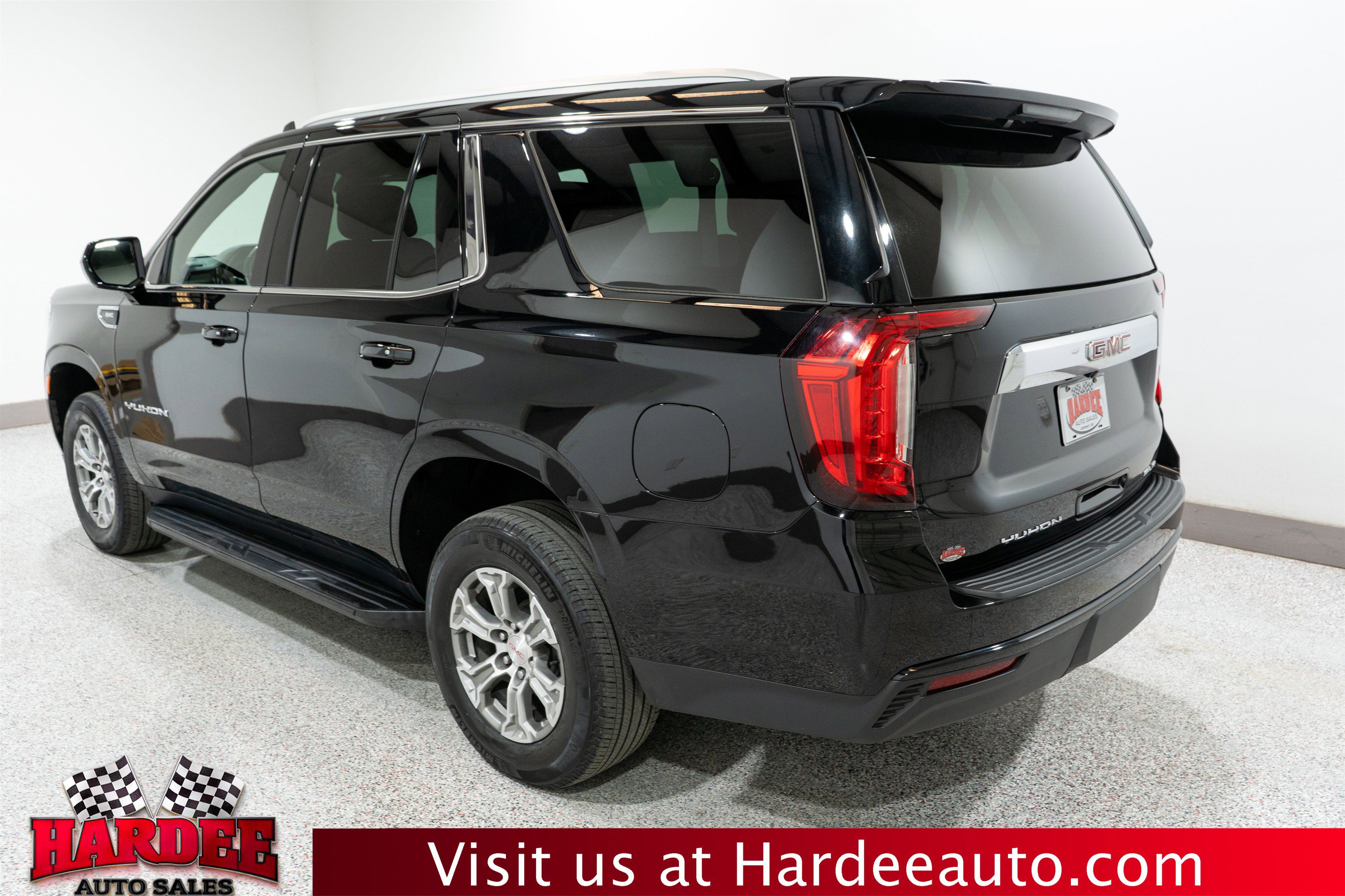 Used 2023 GMC Yukon SLE w/ Gmc Pro Safety Plus Package image 3