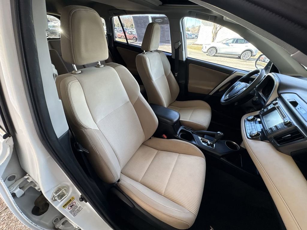 Used 2015 Toyota RAV4 XLE image 28