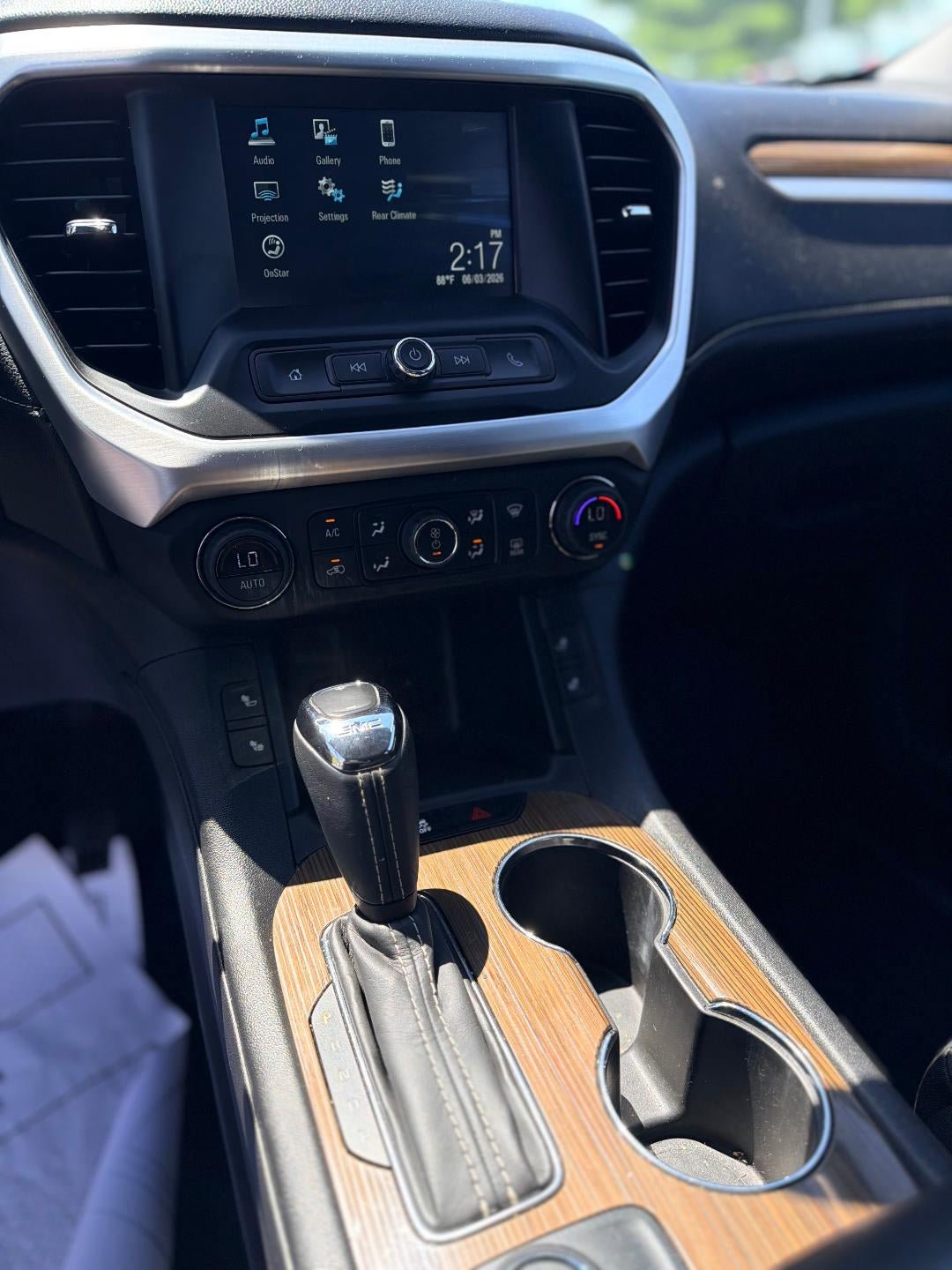 Used 2019 GMC Acadia SLE FWD image 16