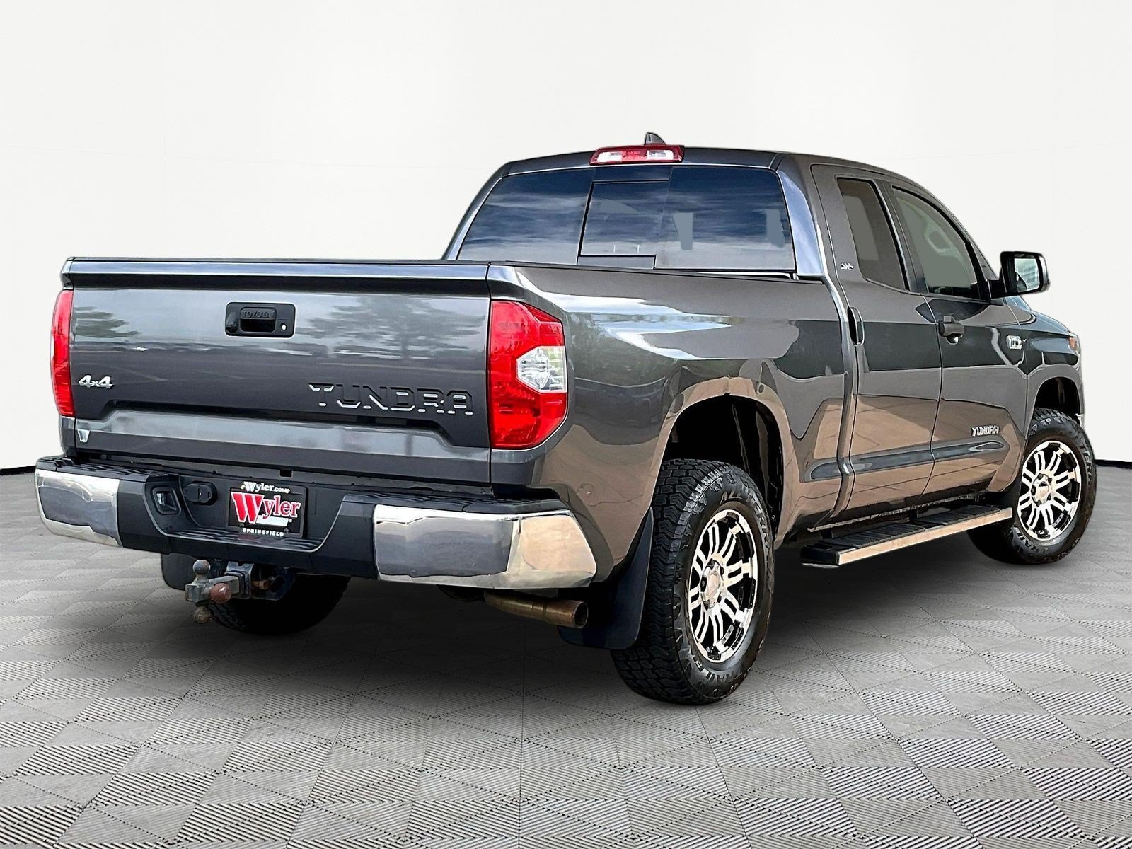 Used 2020 Toyota Tundra SR5 w/ SR5 Upgrade Package AWD/4WD image 6