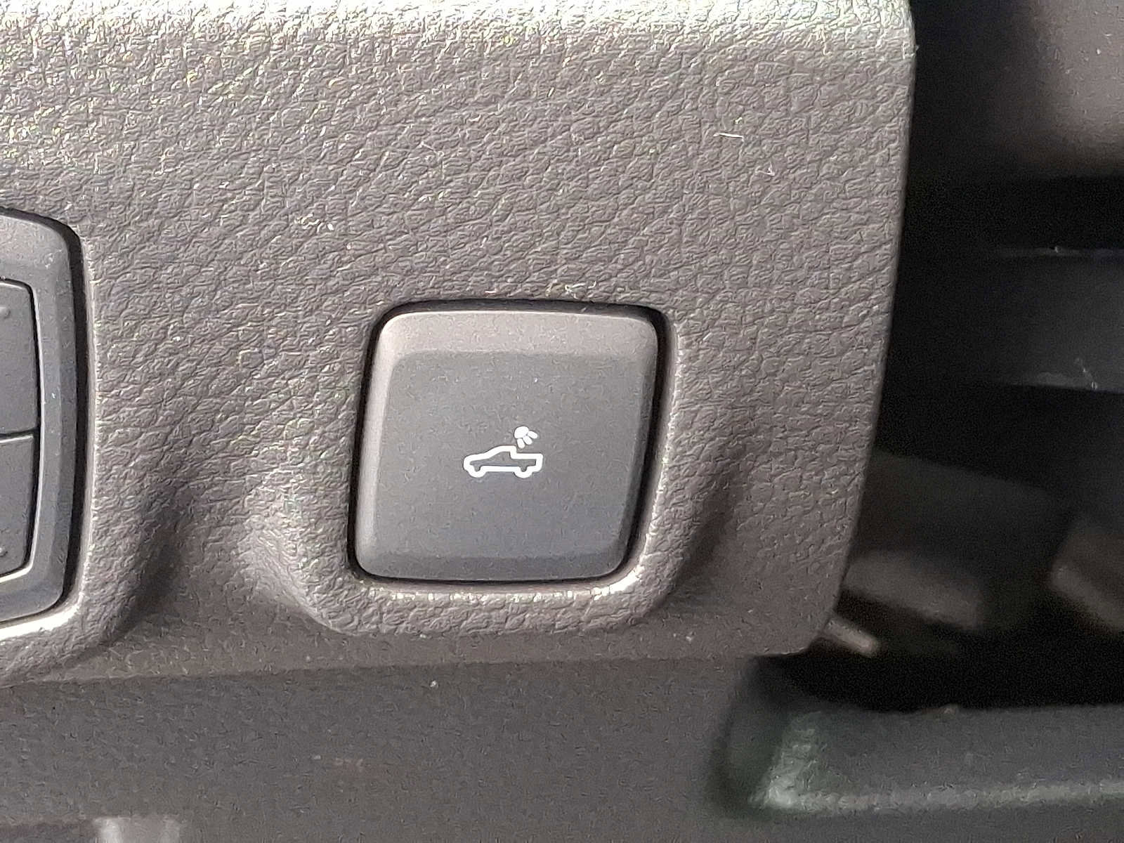 Certified 2023 Ford Ranger Lariat w/ Tremor Off-Road Package image 27