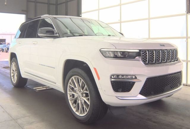 Used 2022 Jeep Grand Cherokee Summit w/ Advanced Protech Group IV AWD/4WD image 2