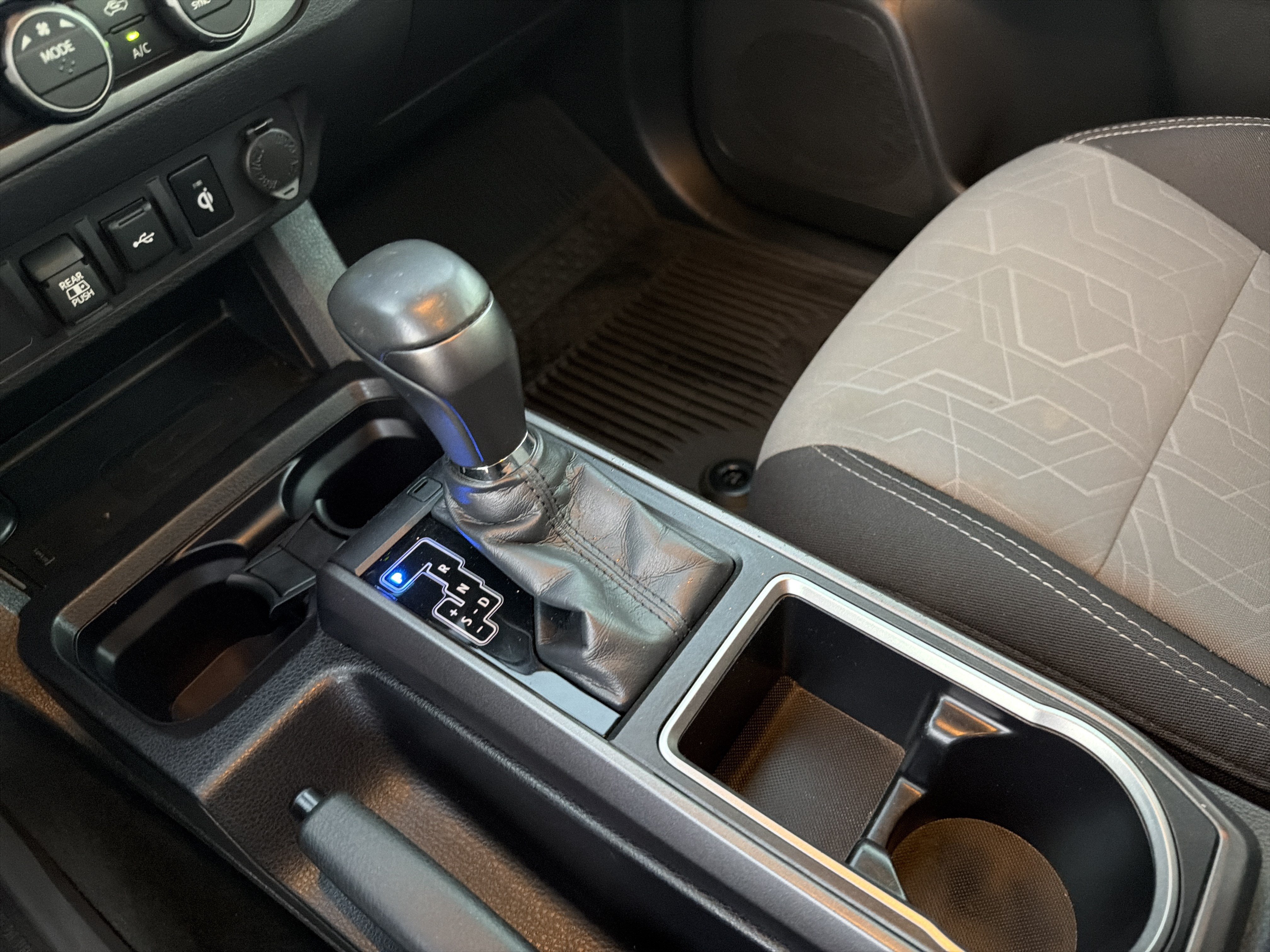Used 2023 Toyota Tacoma TRD Sport AWD/4WD image 25