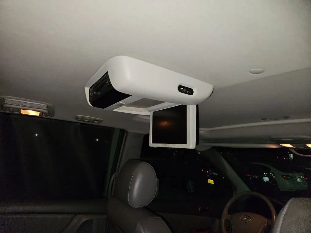 Used 2008 Toyota Sienna XLE Limited image 30