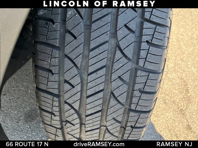 Used 2022 Cadillac XT4 Luxury w/ Cold Weather Package AWD/4WD image 25