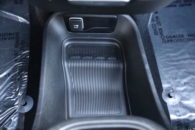 Used 2026 Chrysler Pacifica Select image 50