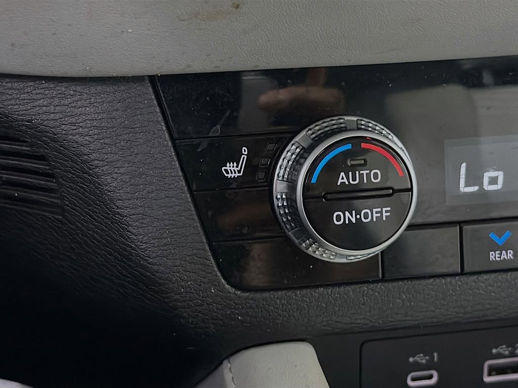 Used 2023 Mitsubishi Outlander SEL FWD image 23