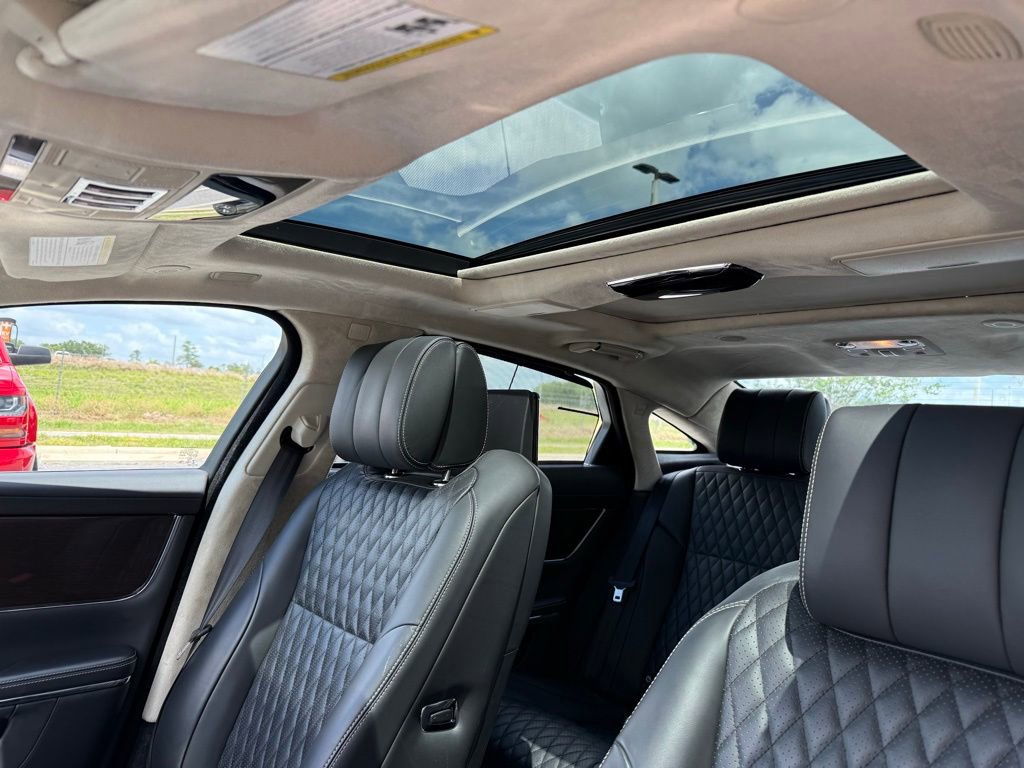 Used 2016 Jaguar XJ L Supercharged image 9