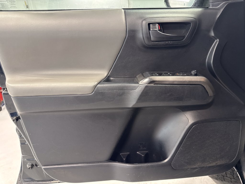 Used 2019 Toyota Tacoma SR5 RWD image 27