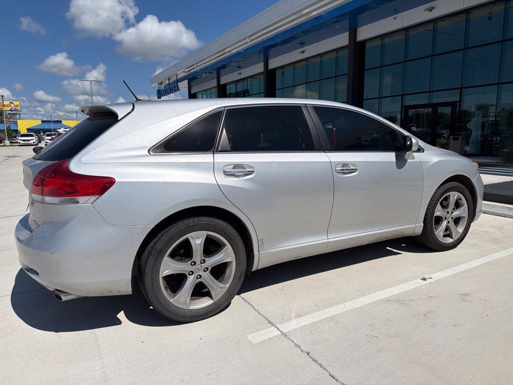 Used 2012 Toyota Venza XLE FWD image 4