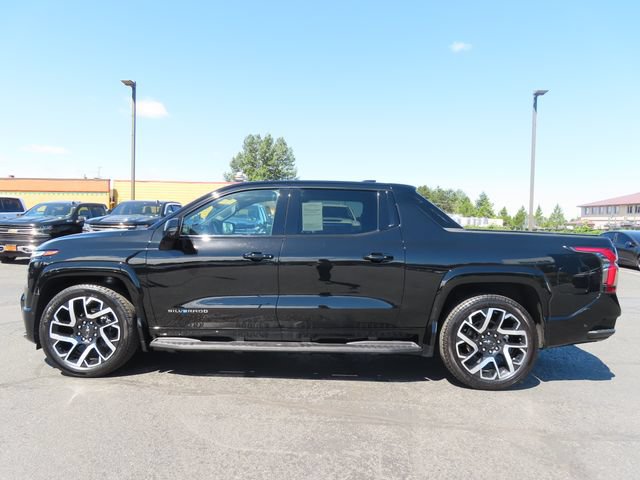 Used 2025 Chevrolet Silverado EV RST AWD/4WD image 4