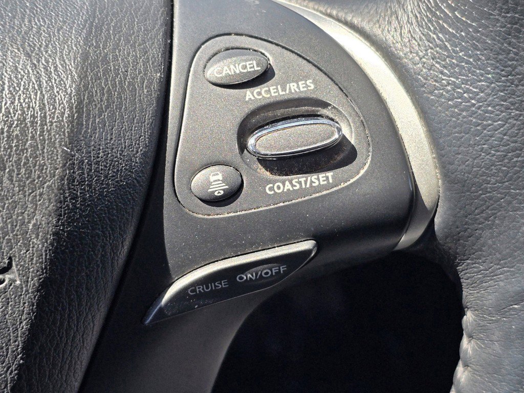 Used 2020 Nissan Pathfinder SL AWD/4WD image 11