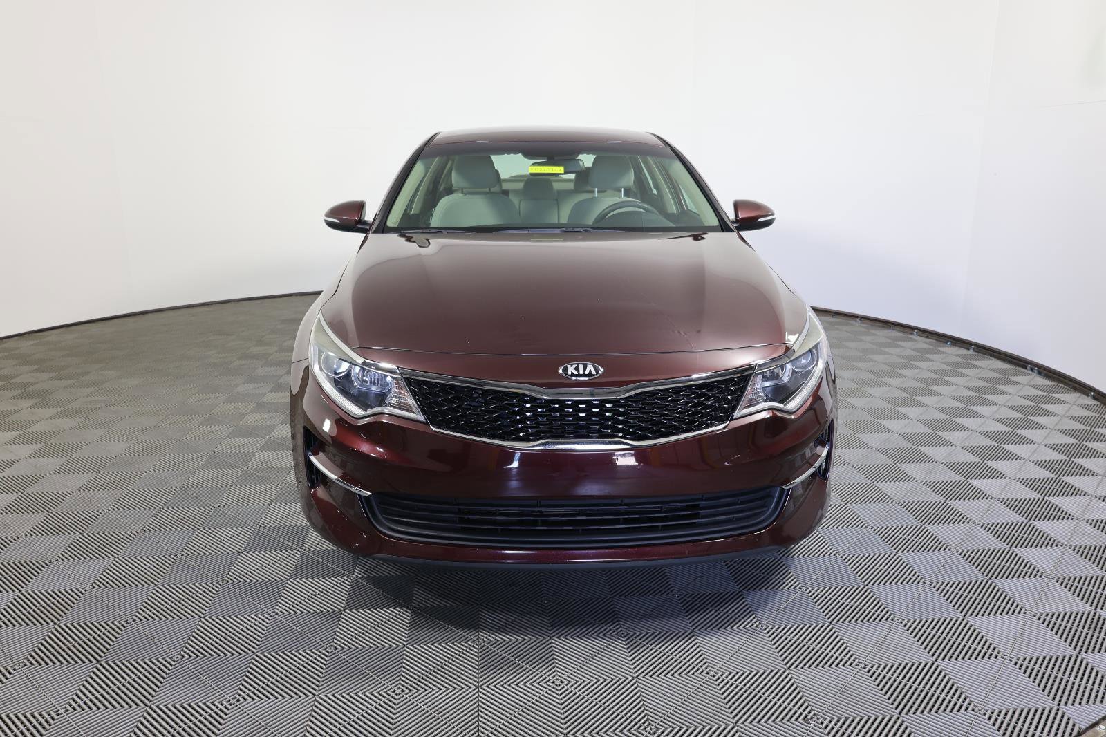 Used 2018 Kia Optima LX image 2