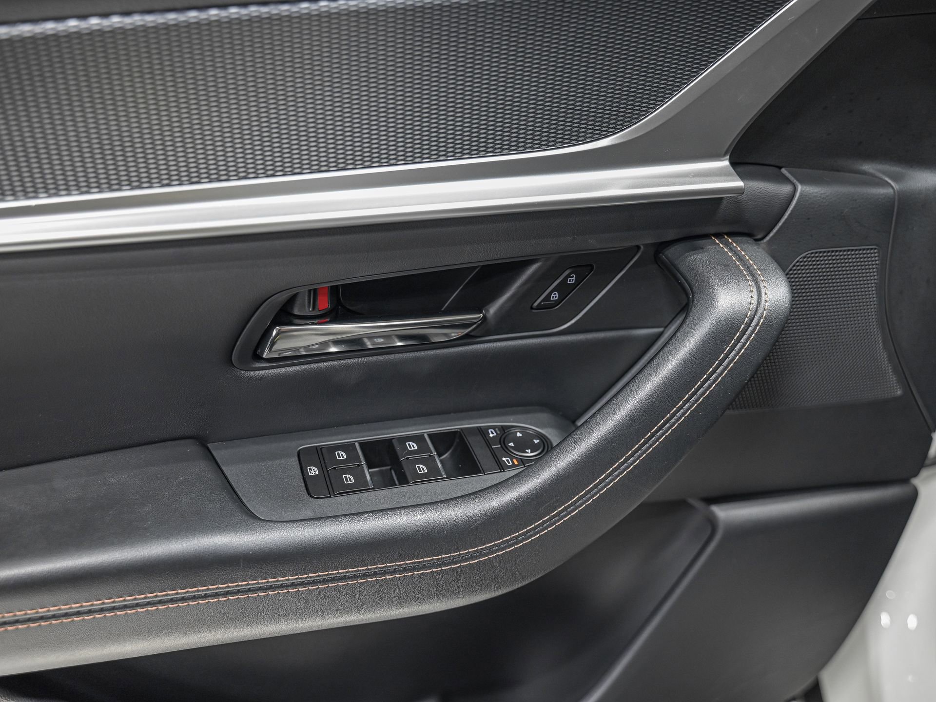 Used 2024 MAZDA CX-90 Plug-In Hybrid w/ Premium Pkg image 13