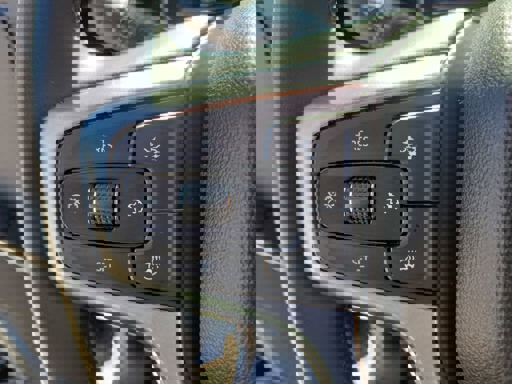 Used 2024 Chevrolet Silverado 1500 LT image 24