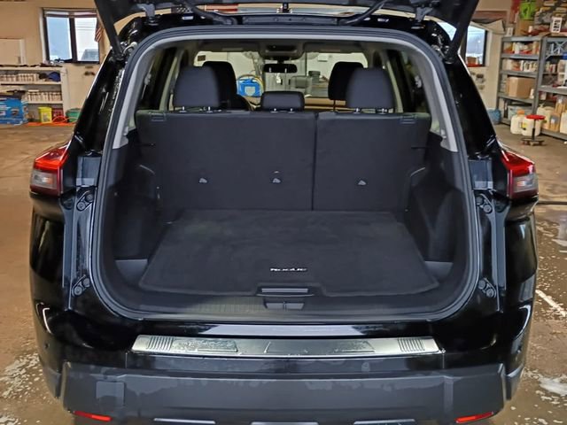 Used 2025 Nissan Rogue SV AWD/4WD image 7