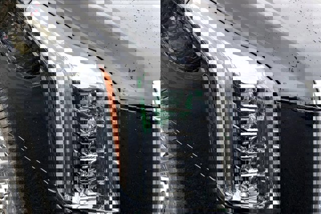 Used 2019 Cadillac Escalade Premium Luxury image 28