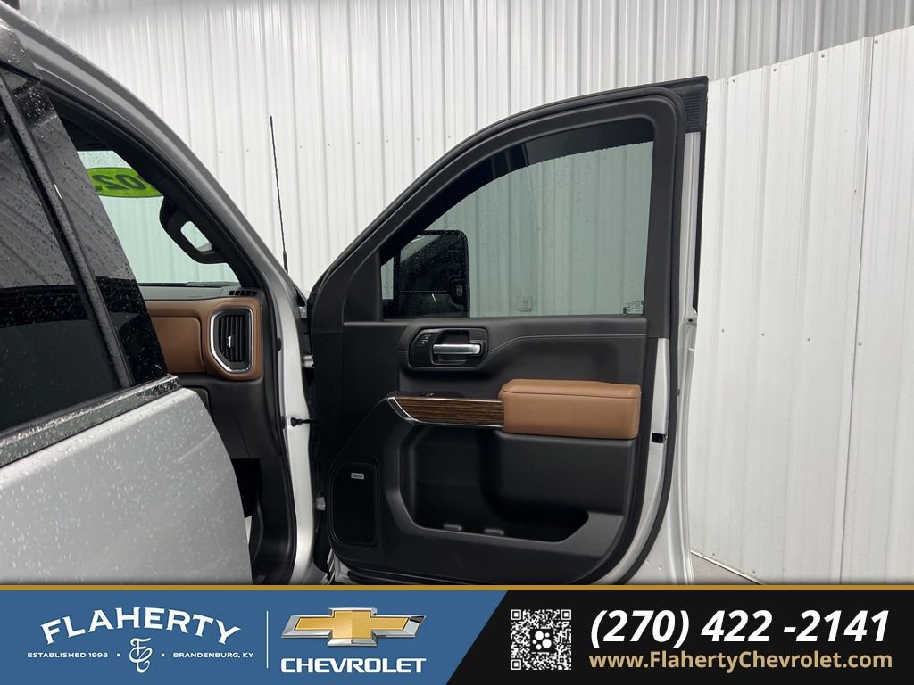 Used 2023 Chevrolet Silverado 2500 High Country image 14