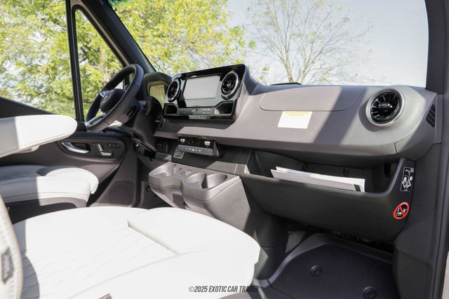 Used 2025 Mercedes-Benz Sprinter 2500 image 67