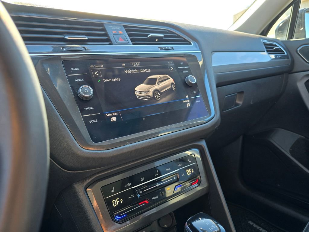 Used 2022 Volkswagen Tiguan SE image 30