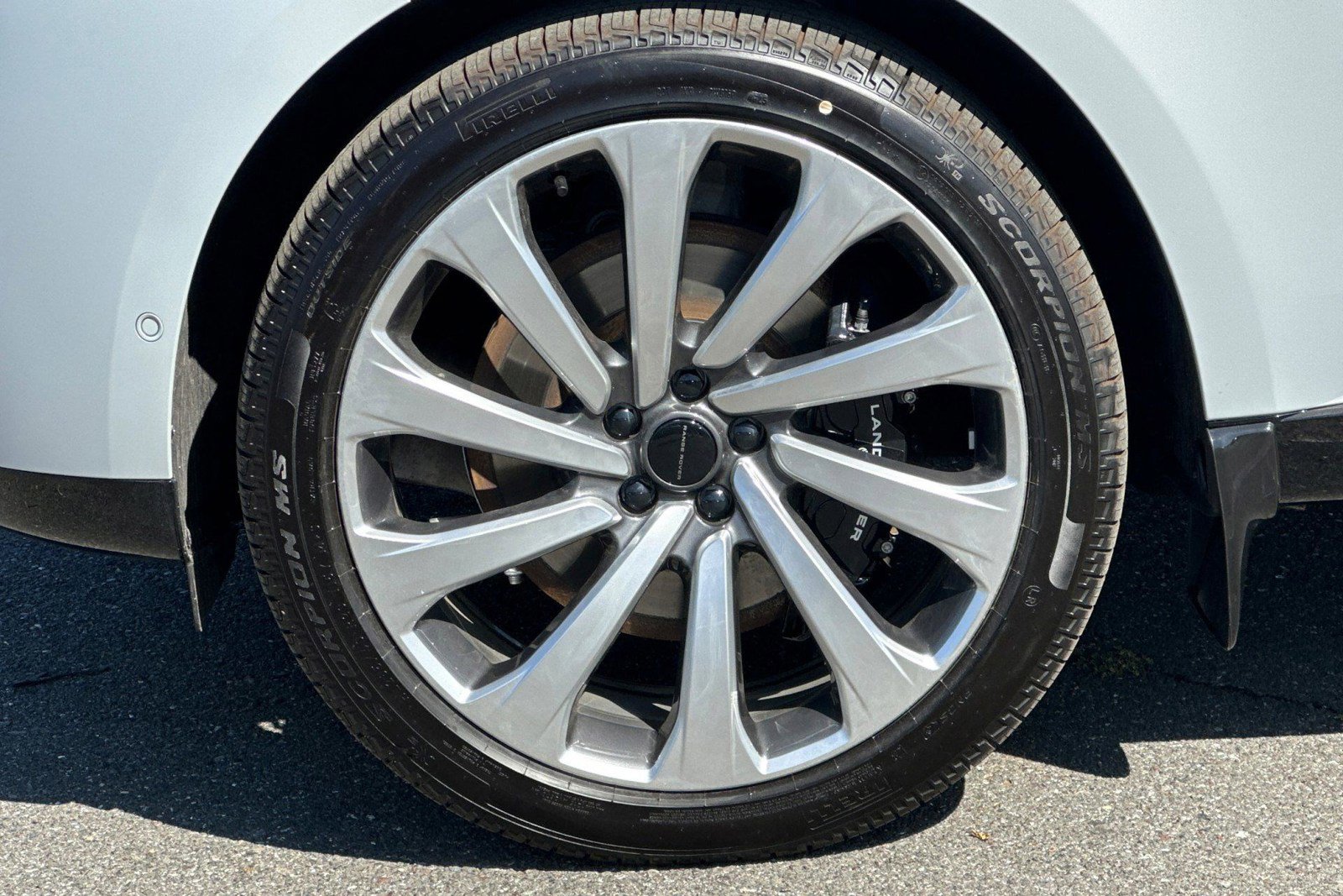 New 2026 Land Rover Range Rover Long Wheelbase Autobiography image 11