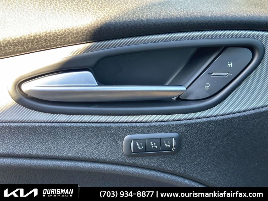 Used 2022 Alfa Romeo Stelvio Veloce image 13