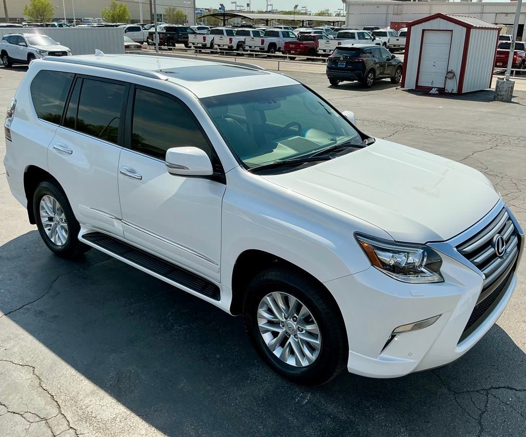Used 2017 Lexus GX 460 Premium image 4