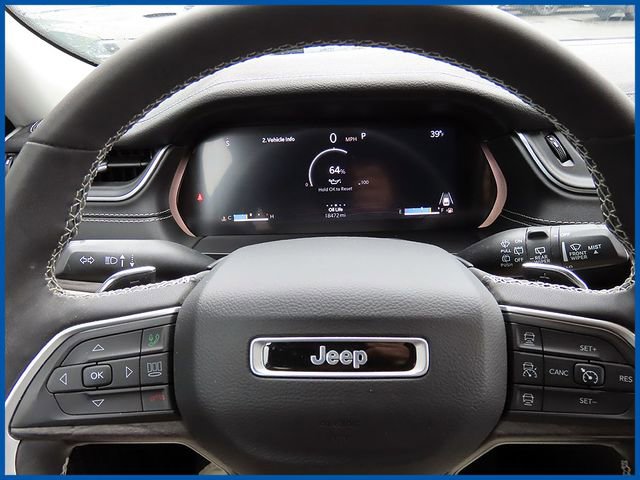 Used 2023 Jeep Grand Cherokee L Limited AWD/4WD image 16