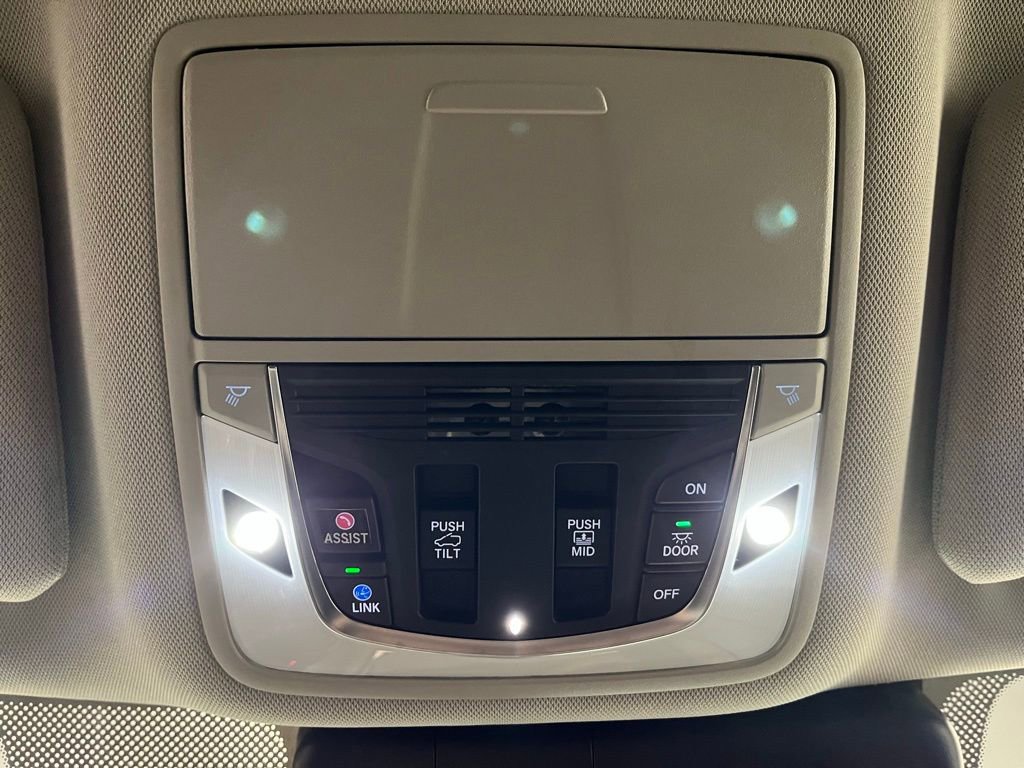 Used 2024 Acura RDX SH-AWD image 9