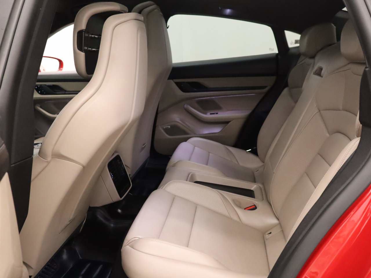 Used 2020 Porsche Taycan 4S image 18