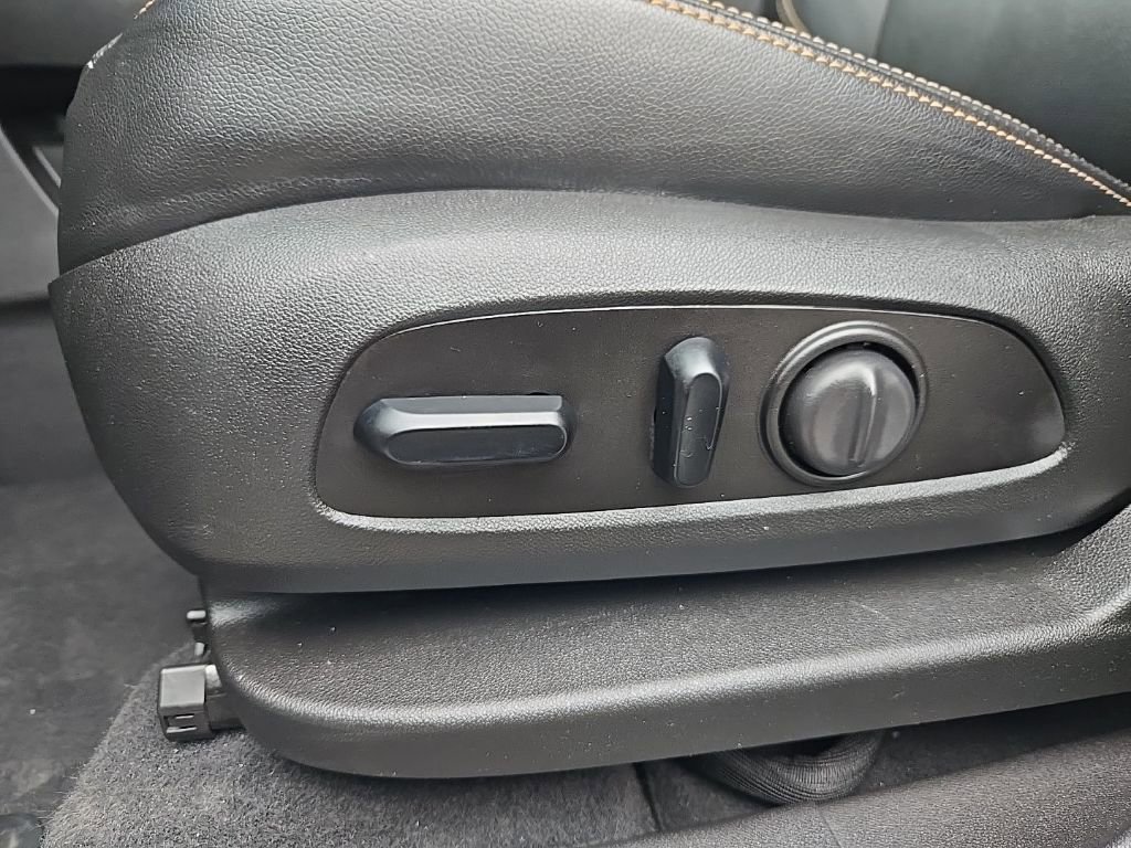 Used 2021 GMC Terrain SLT w/ LPO, Floor Liner Package image 16